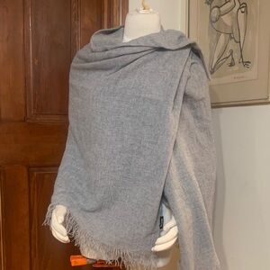 HUGE DOVE GRAY CASHMERE AND WOOL WRAP SHAWL SCARF 80” x 120”